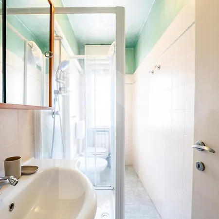 Apartment Homiday- Free Parking - Design Flat - Ospedale Cisanello